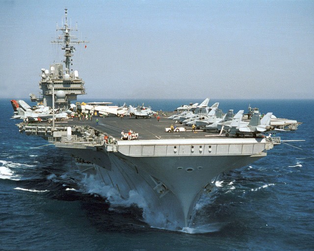 Americká letadlová loď USS Kitty Hawk mohla teoreticky nepozorovaně napadnout v roce 2007 čínská ponorka