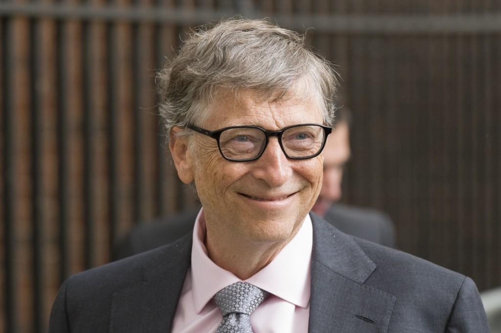 Bill Gates je terčem několika covidových konspiračních teorií. Víte proč? 