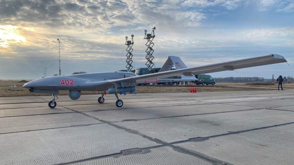 Ukrajinci používají proti Rusům také dron Bayraktar TB2, který se už osvědčil proti proruským separatistům po roce 2014
