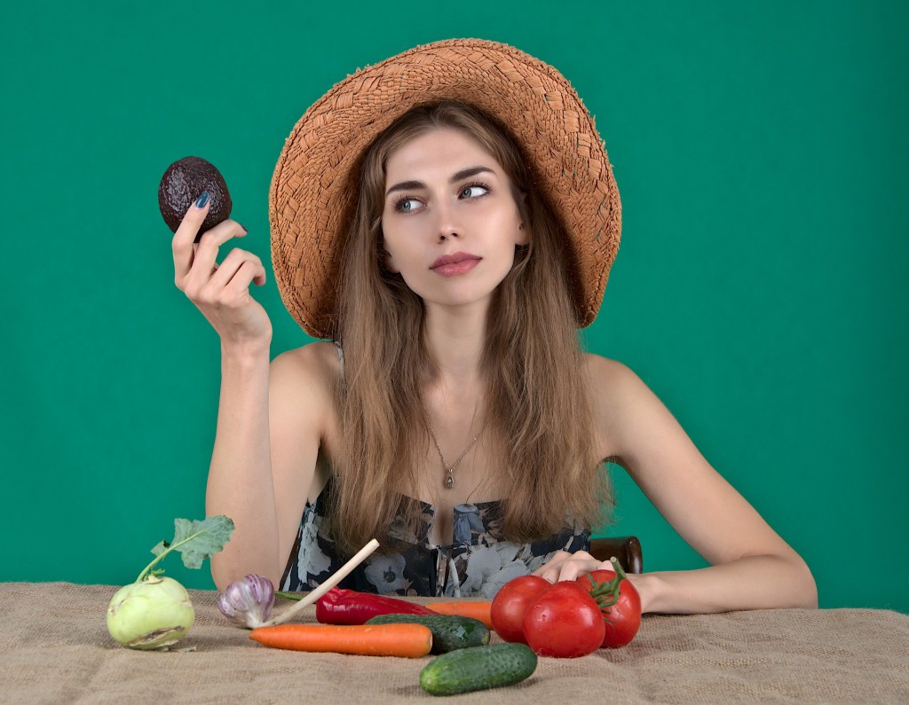 Dieta (z řeckého diaita, Δίαιτα – strava) je řízený příjem pokrmů a tekutin za účelem dosažení specifického cíle