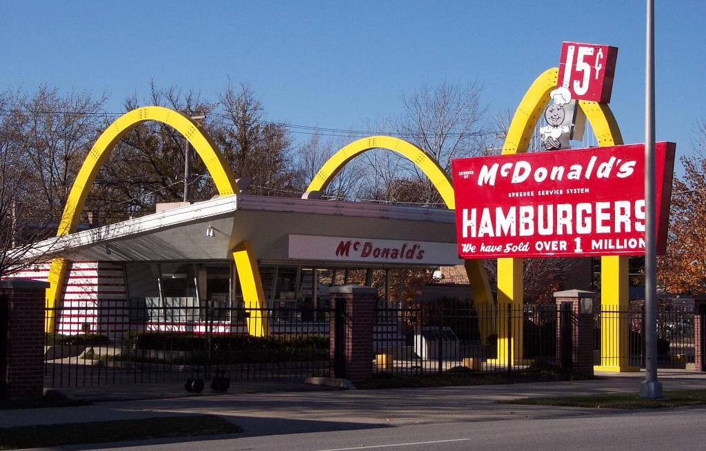 První McDonald’s, který Ray Kroc otevřel v Illinois