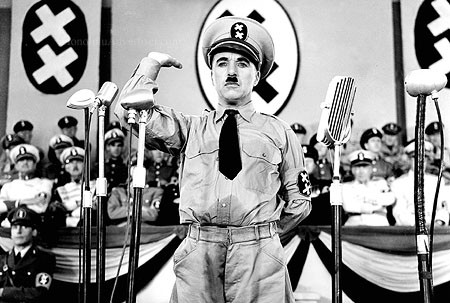 Charlie Chaplin inspiroval ve filmu Diktátor