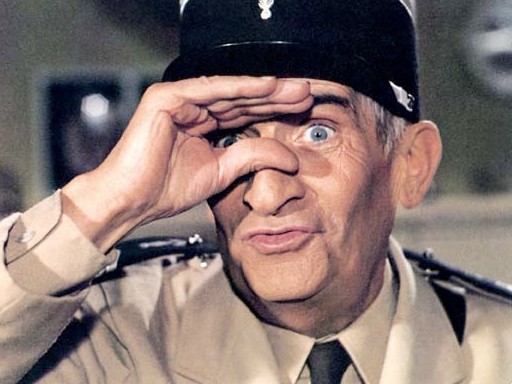 Mezi nejlepší filmové komedie, ve kterých hrál Louis de Funès, byla série o četníkovi ze Saint-Tropez
