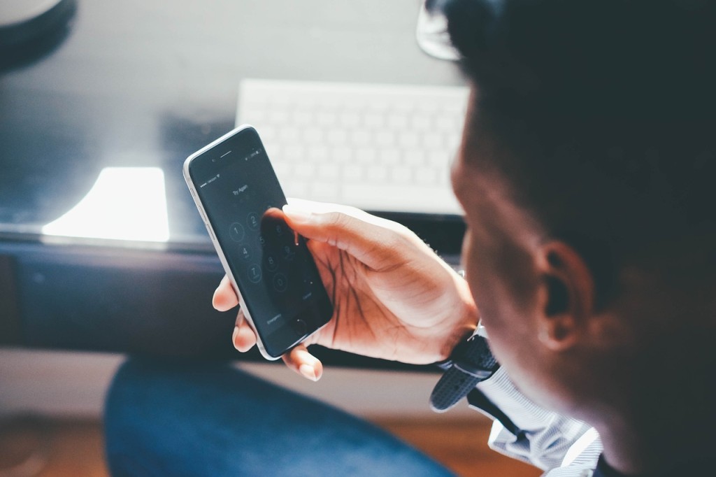 Do některých e-shopů se nedovoláte, povinnost zveřejnit telefonní číslo totiž nemají 