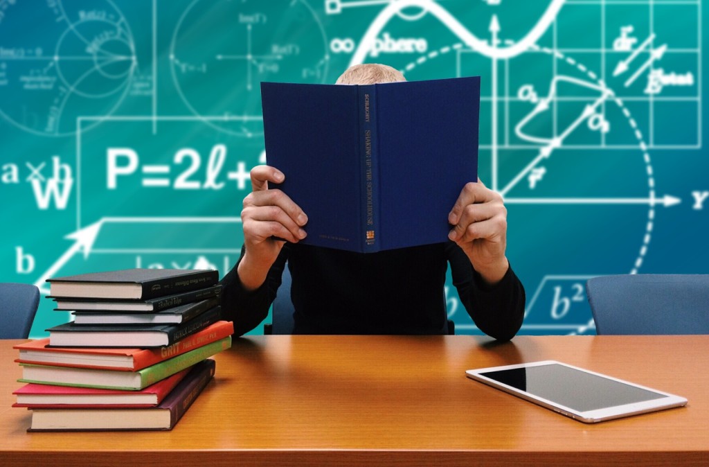 Akademie věd se připojila k zajímavé výzvě pro alternativní výuku online