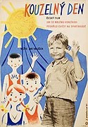 "Měl jsem hrát ve filmu Kouzelný den hlavní roli, ale než jsem šel do první třídy, vypadly mi dva přední zuby, a tak jsem hrál v bandě kluků. Dodneška figuruji v herecké databázi," říká o své herecké kariéře Ladislav Holomčík