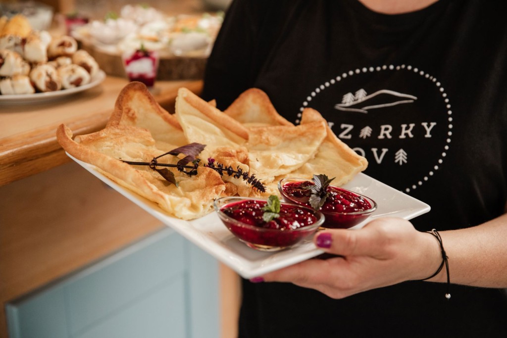 Vyběhlík je regionální specialita podobná svítku (z vajec, mouky a mléka). Podává se s ovocnými marmeládami